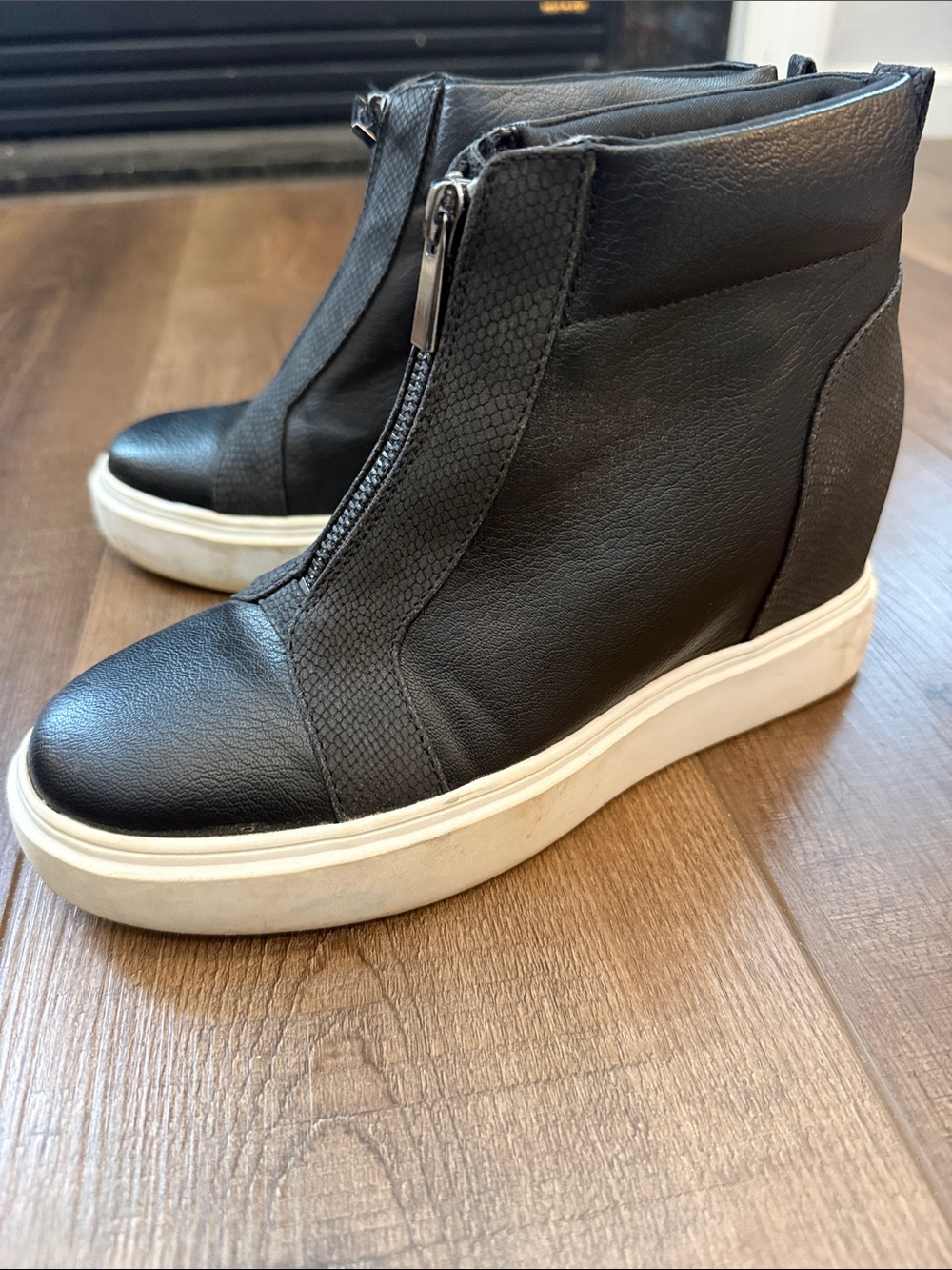 Woman’s Wedge Black Leather Sneaker/bootie